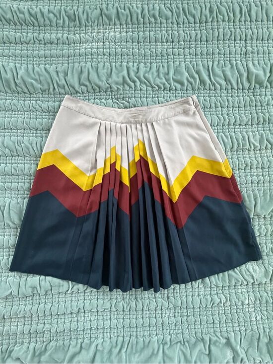 Kenneth Cole New York Dresses & Skirts - Kenneth Cole New York White, Yellow, Burgundy & Navy Pleated Chevron Skirt-Small